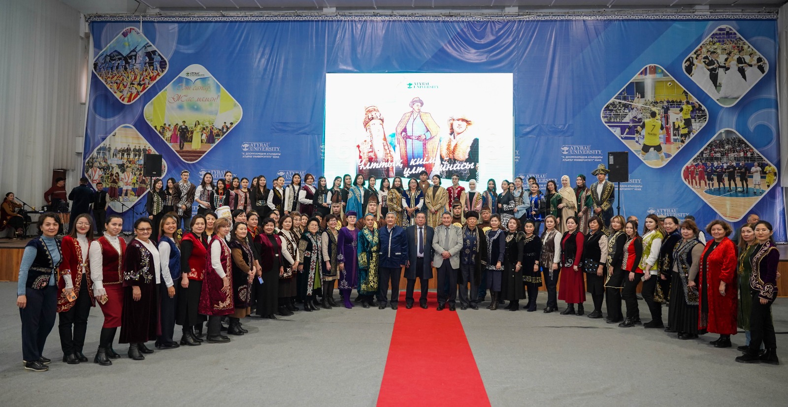Атырау университеті «Ұлттық киім – ұлт айнасы» челленджін жолдады