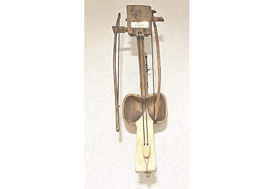 Тойған бақсының қобызы