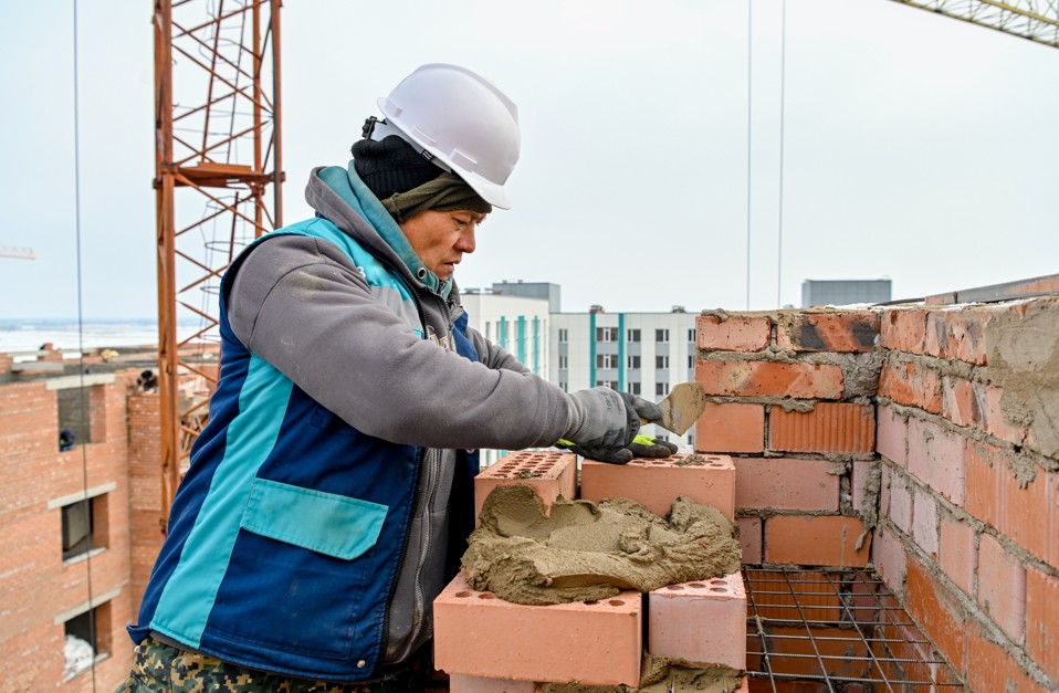 Баға болжамға бағынбай тұр