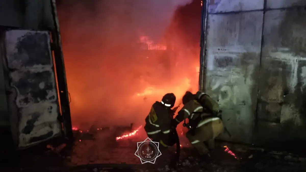 Елордада  өрттен бір адам зардап шегіп, техникалар зақымданды