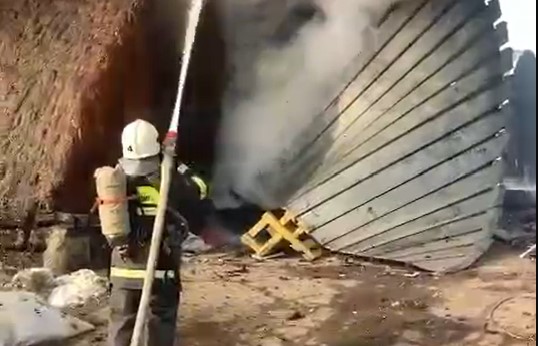 Алматыда ірі қойма өртенді