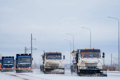Кәсіпорын тас жолды қардан тазалауға қолдау көрсетті