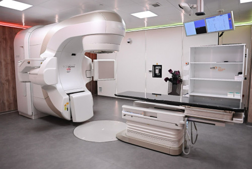 Семейде сәулелік терапия аппараттары іске қосылды