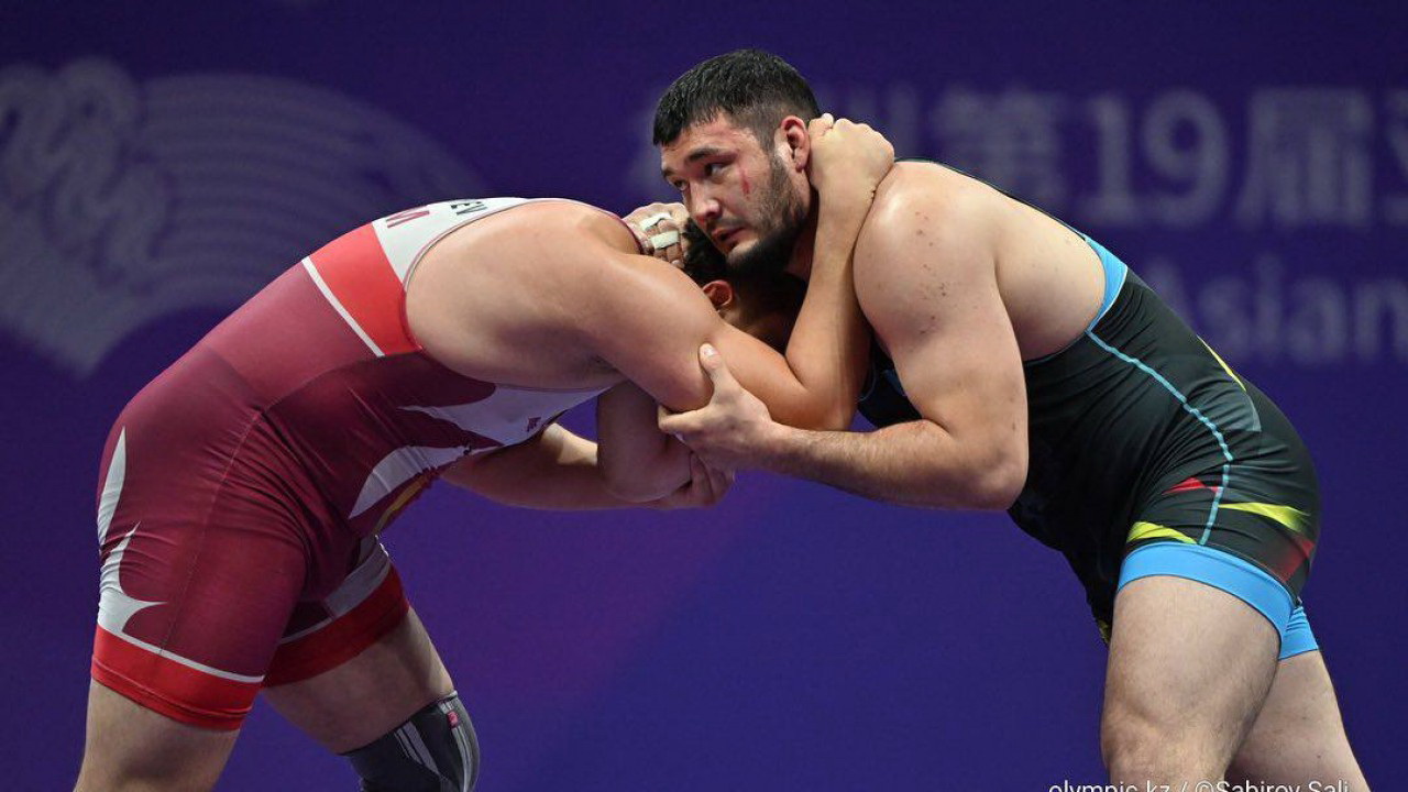 Күрес: Әлімхан алтын алды