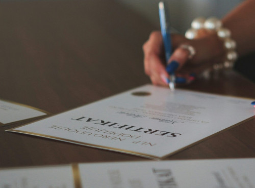 Сертификатсыз маман сенімге селкеу түсіреді - Динара Наумова