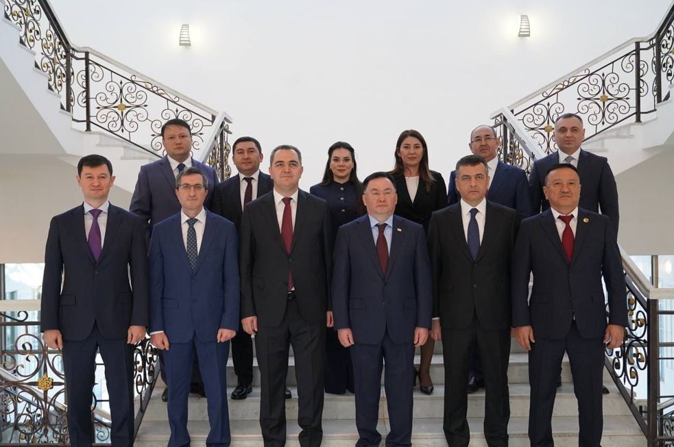 Әзербайжан судьялары Қазақстанның Жоғарғы Сотына келді