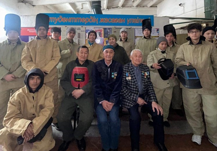 Ардагерлер жұмысшы мамандығын насихаттады