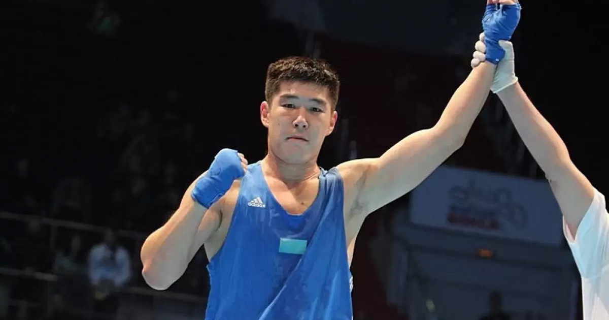 Бекзат Нұрдәулетов өзбек боксшысын бірінші раундта нокаутқа жіберді