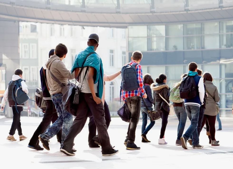 Адам саудасының құрбандары қолдауға зәру