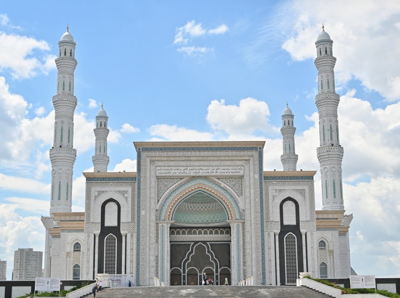 Мемлекет басшысы Қасым-Жомарт Тоқаевтың Қазақстан халқын Рамазан айының басталуымен құттықтауы