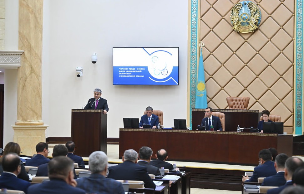 Жұмысшы мамандарды қолдау жайы талқыланды