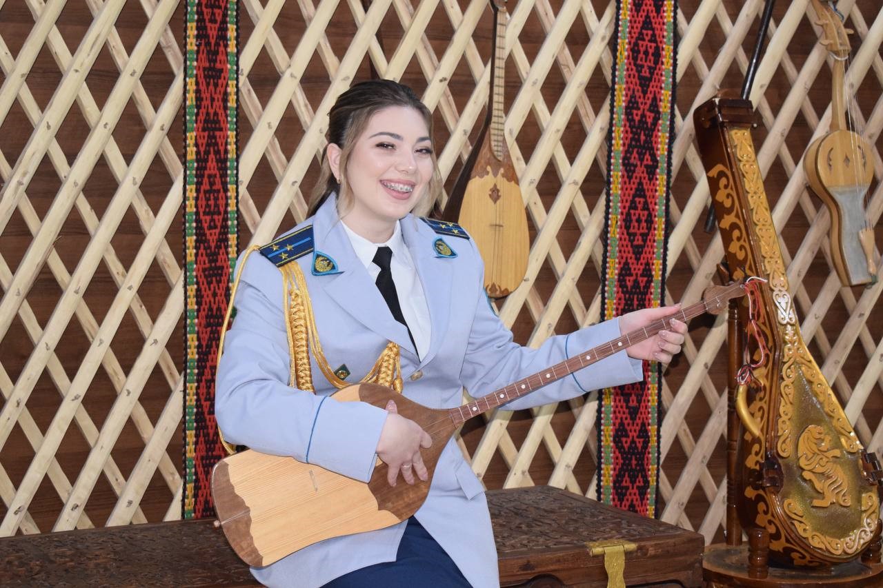 Болмысы бөлек Бәдрисафа