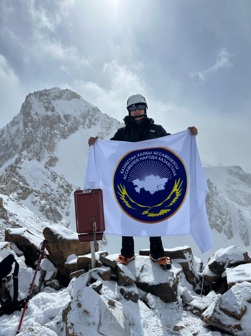 Астаналық домбырашы Ассамблея шыңын бағындырды