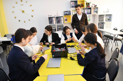 Ауыл мұғалімдерінің жалақысы қаладан 25 пайызға жоғары