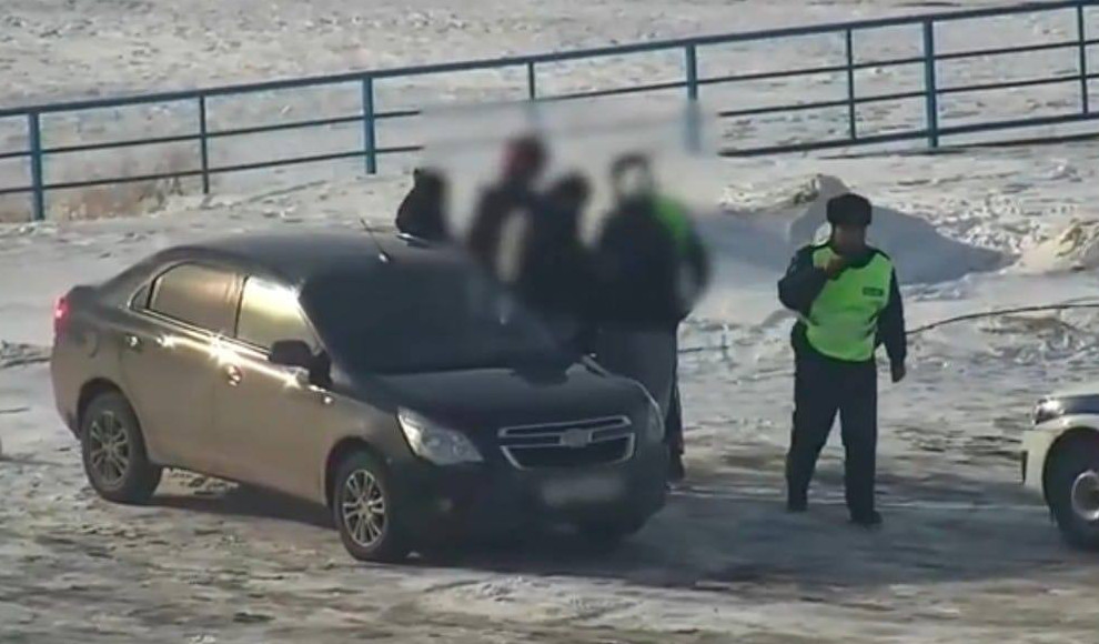 Астаналық әйелден ақша бопсалағандар ұсталды