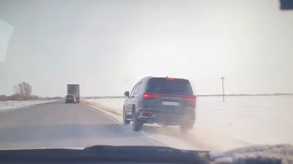 Қостанайда екі полицей жұмыстан босатылды