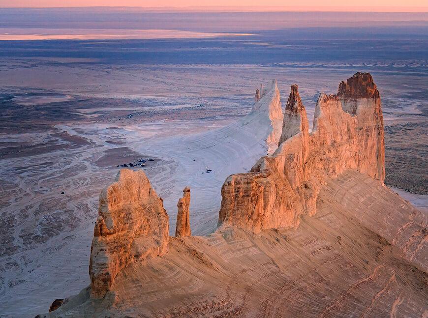 Бозжыра мен Айрақты әлемдік саяхат тізіміне енеді