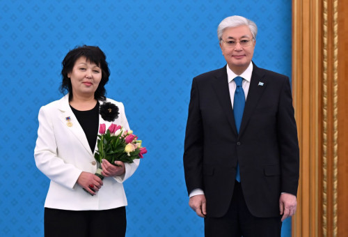 Әйелдер түрлі салада табысты еңбек етіп жүр - Тоқаев