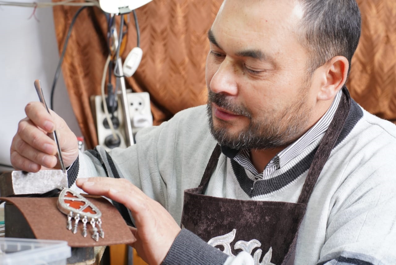 Ұлттық өнерді жаһанға танытқан зергер