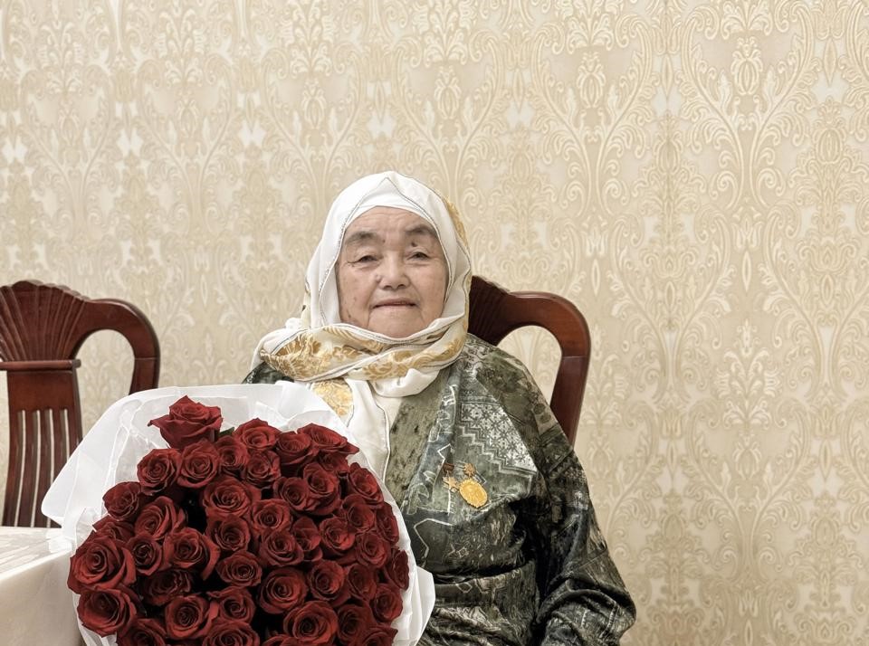 Батыр ана, бақытты әже