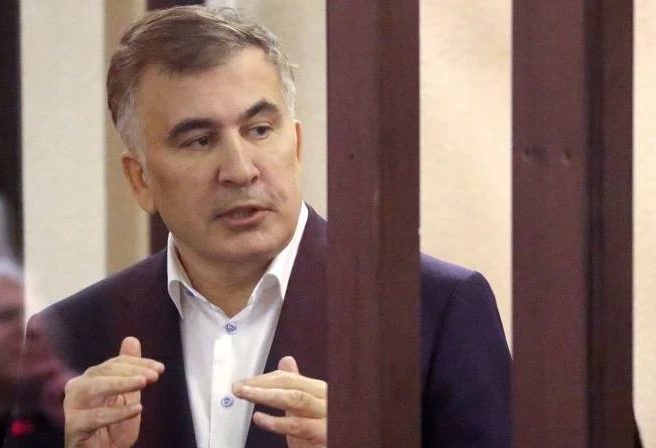 Мемлекеттің ақшасына сәнденген экс-президент сотталды