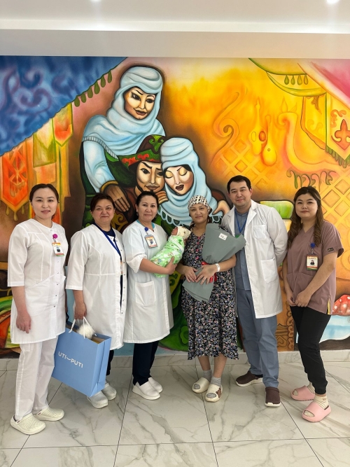 Он бірінші перзентін дүниеге әкелді