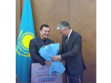 Ұлытау әкімі әлем чемпионына құрмет көрсетті