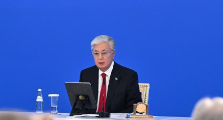 Біліммен қатар тәрбиеге  көңіл бөлу өте маңызды - Тоқаев