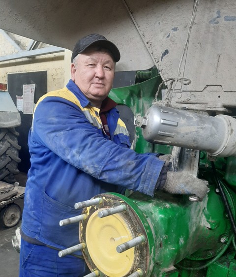 Еңбек еткенге бақыт басын иеді