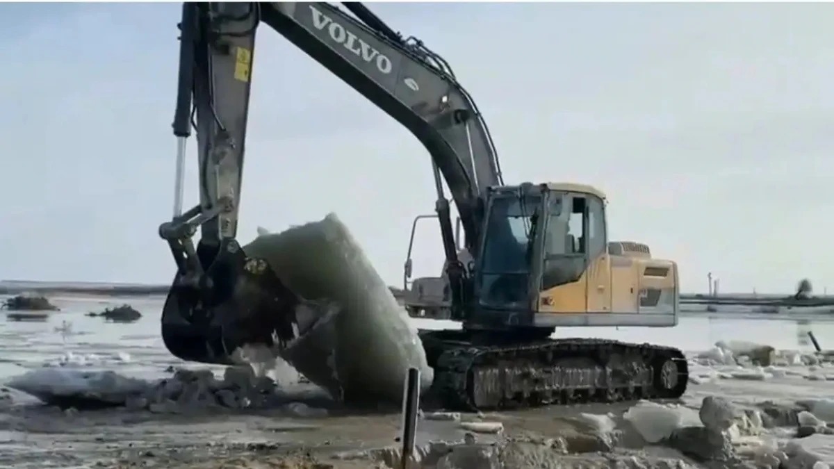 Еріген қар суы салдарынан үш облыста жол жабылды