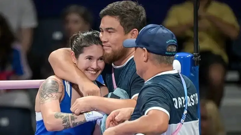 Назым Қызайбай қазақстандық боксшылардан алғаш рет үш дүркін әлем чемпионы атанды