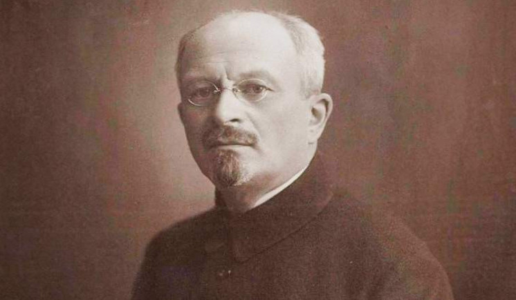 20 наурыз - музыкатанушы Александр Затеевич дүниеге келген күн