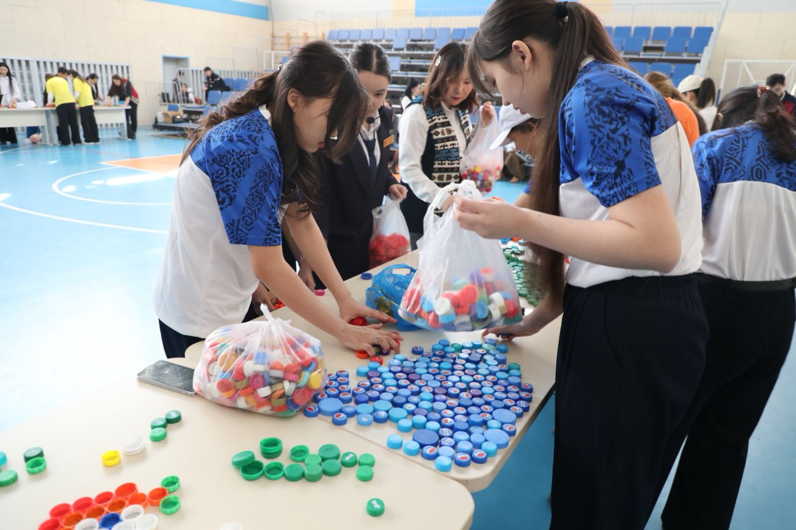 Алматыда пластик қақпақтарды жинаудан эко-акция басталды