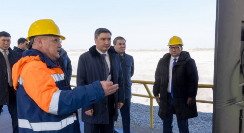 Олжас Бектенов Павлодар облысындағы зауыттардың жұмысымен танысты