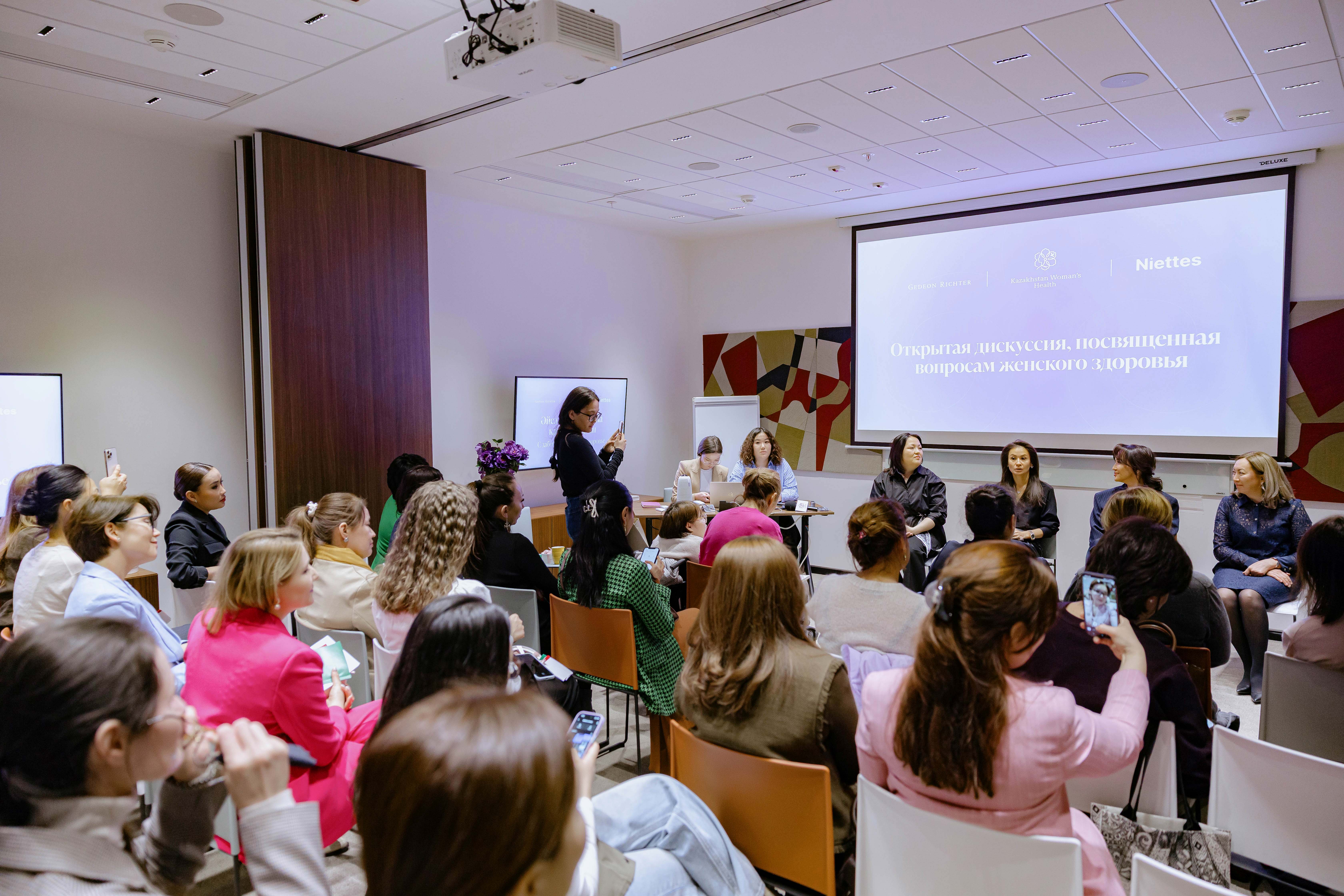 Астанада әйелдер денсаулығына арналған ашық талқылау өтті