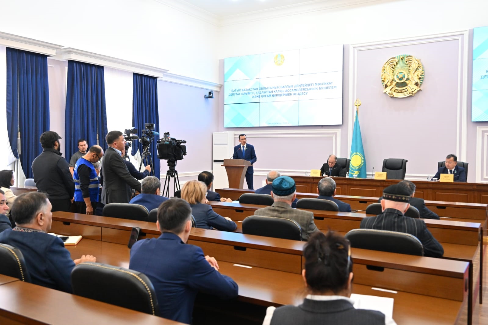 Өңір тұрғындарымен кездесті