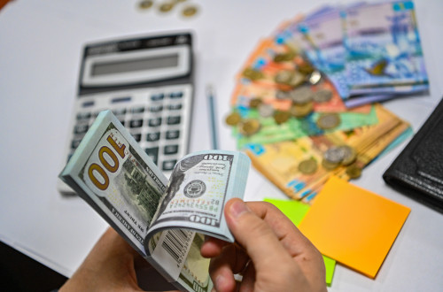 Сәтбаев қаласында мемлекеттік қызметкерлер бюджет қаражатын жымқырған