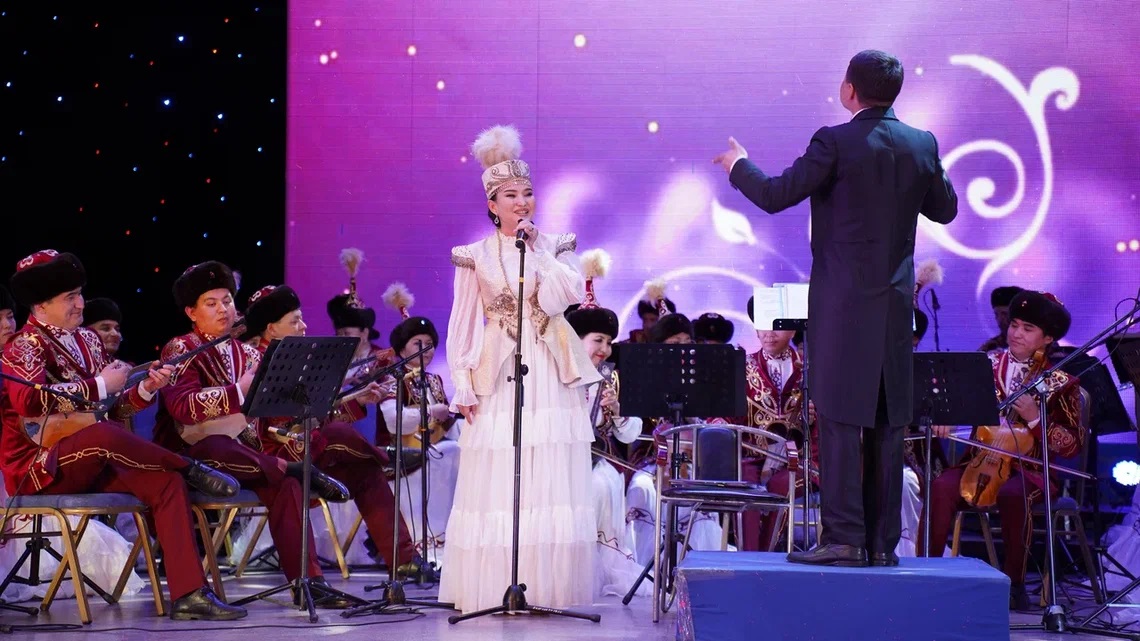 Маэстро әндері әуелеген күн