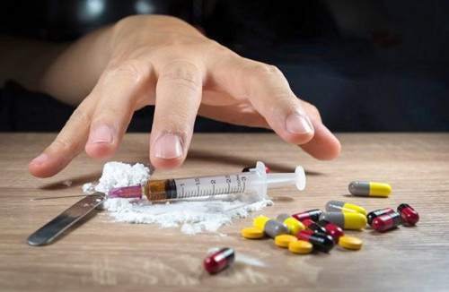 Есірткі сатқан ерлі-зайыпты ұсталды