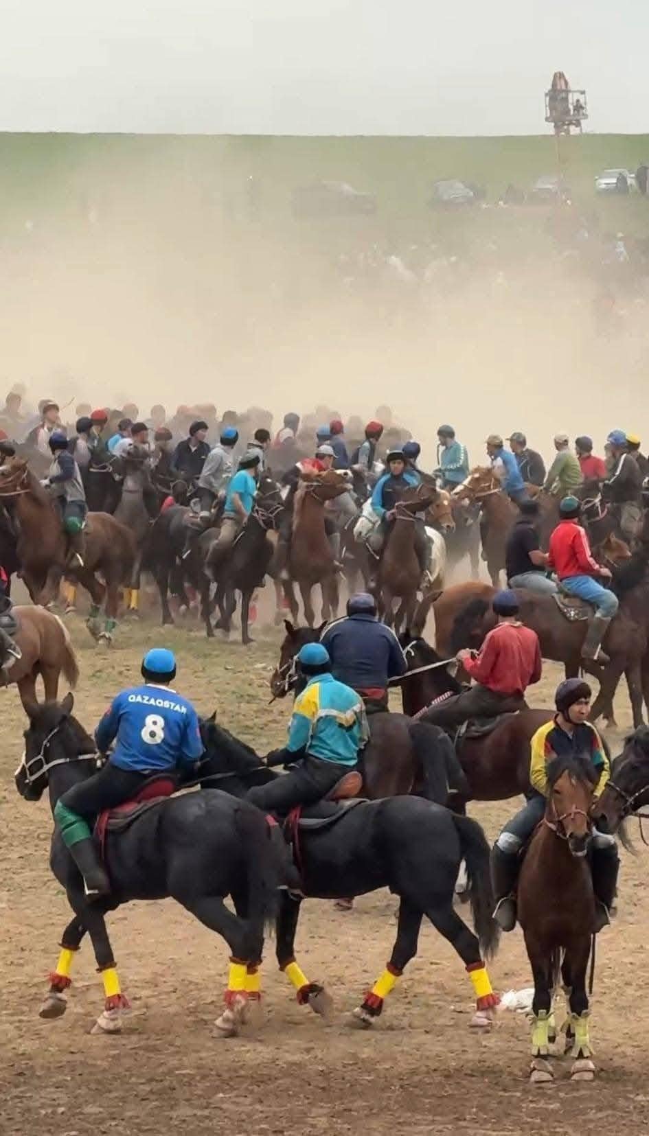 Деревянко демеушілік еткен көкпар