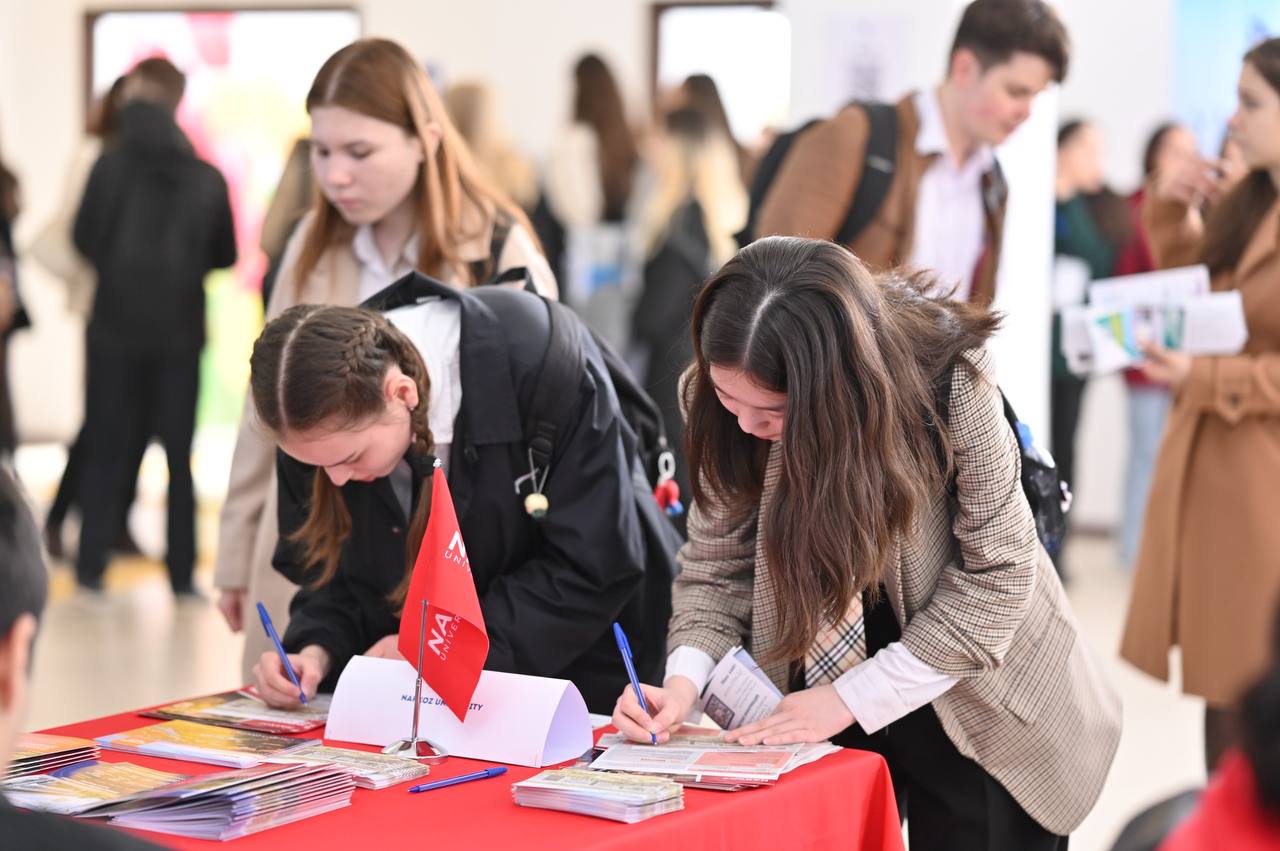 Көшпелі білім көрмесі