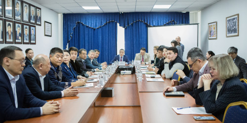 Мәслихат депутаттары «Қазақ газеттері» ЖШС ұжымымен жүздесті