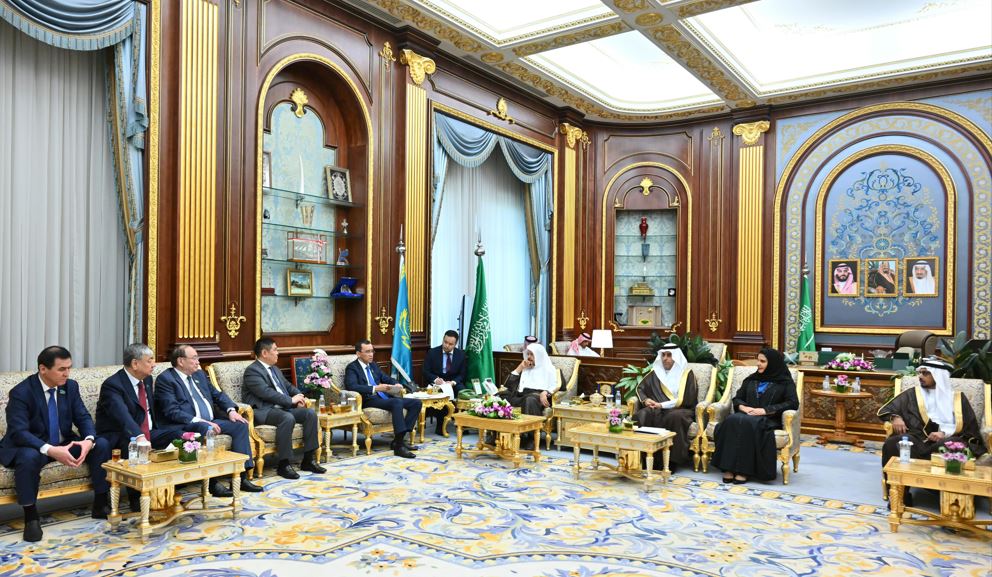 Сенат спикері Сауд Арабиясының өкілдерімен кездесті