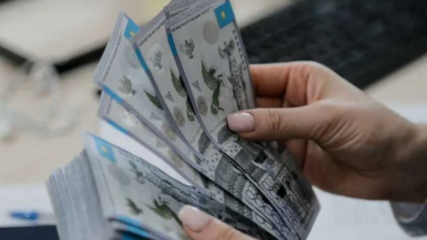 Сарыағашта білім бөлімінің қызметкерлері жарты миллиард жымқырған