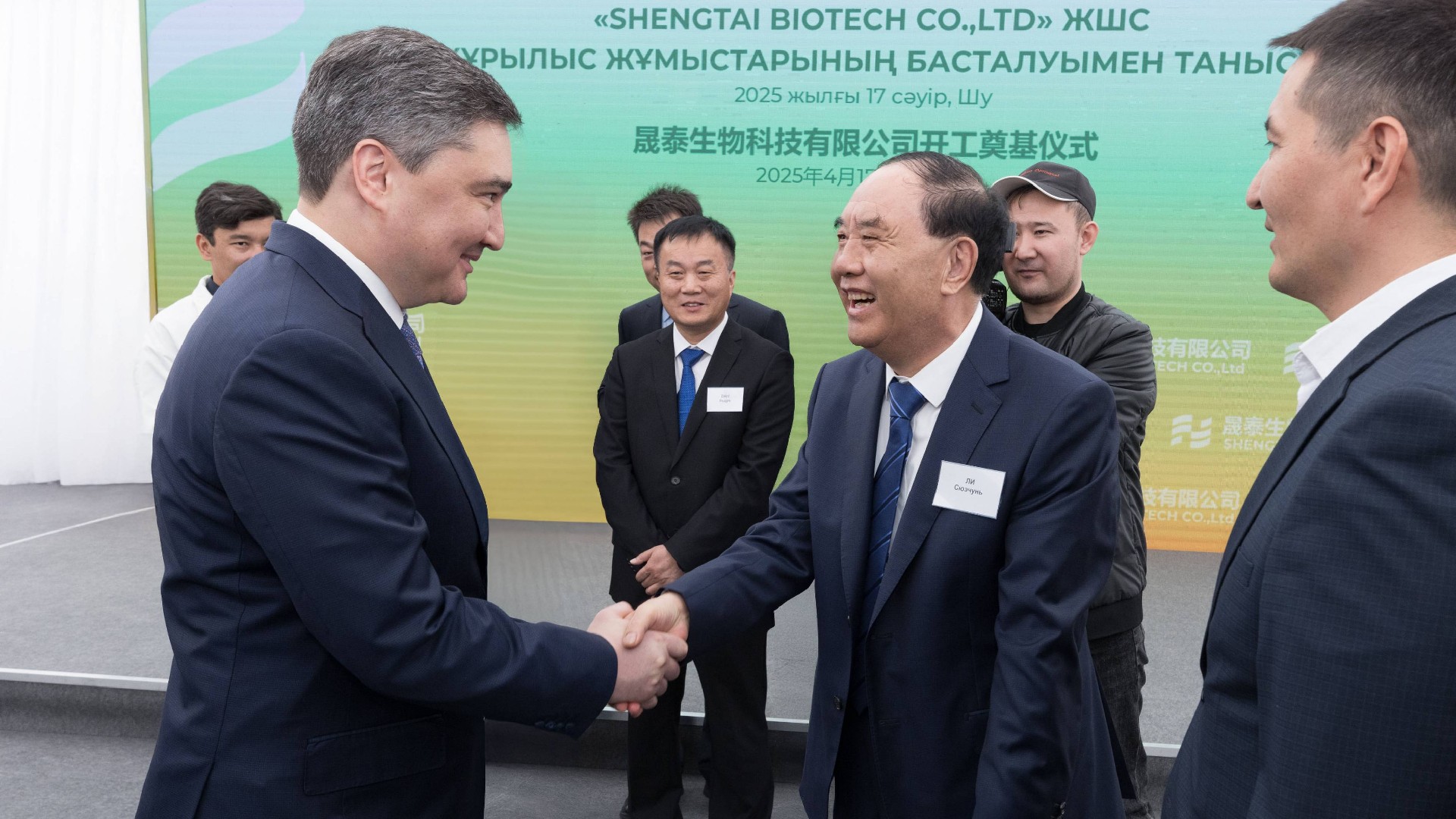 Олжас Бектенов Жамбыл облысындағы инвестициялық жобалармен танысты