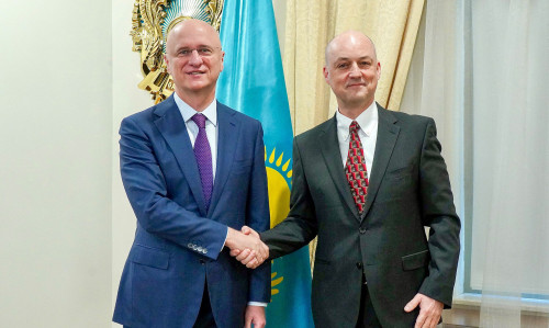 Роман Скляр John Deere компаниясының басшысымен кездесті