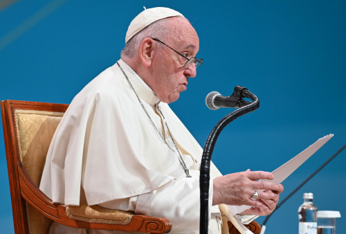 Рим Папасы өмірден өтті