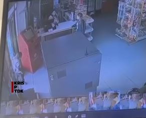 Талдықорғанда дүкендердің бірінде баланы тоқ соқты