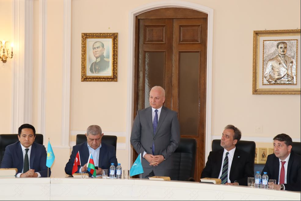 түркі академиясы