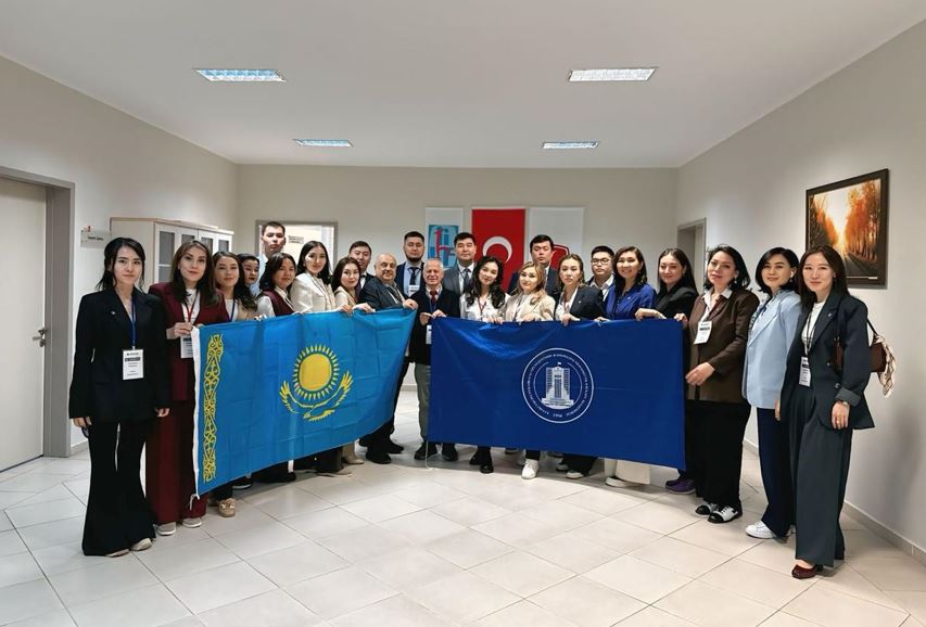 Мемлекеттік қызметшілер тиімді жобамен түрік тілін үйренеді